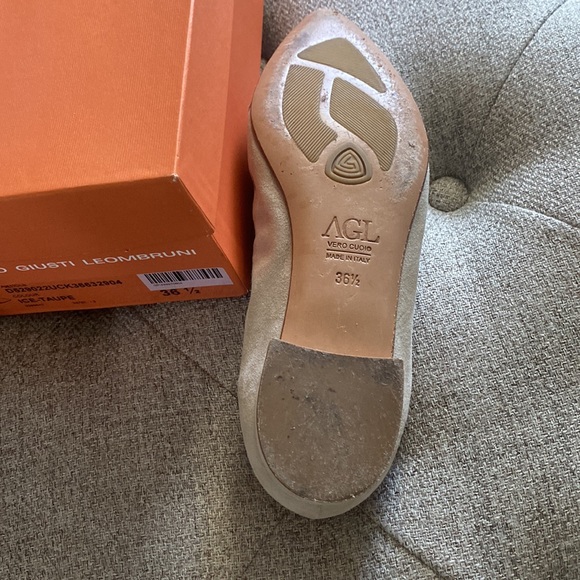 Attilio Giusti Leombruni ice-taupe/python flats. Orig price 400+ - Picture 6 of 8